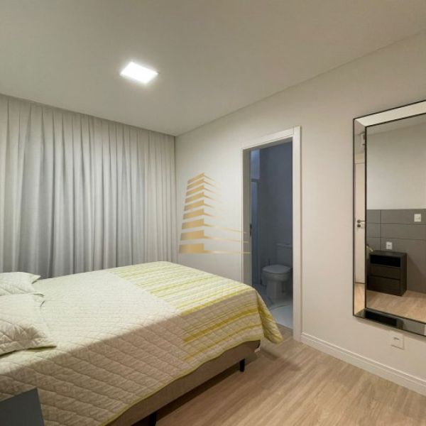 Aluguel temporada 3 su�tes quadra mar Meia Praia