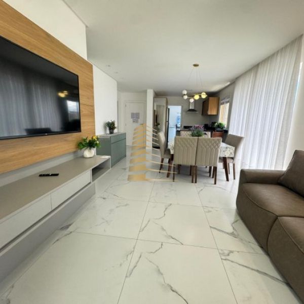 Aluguel temporada 3 su�tes quadra mar Meia Praia
