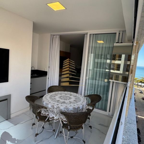 Aluguel temporada 3 su�tes quadra mar Meia Praia