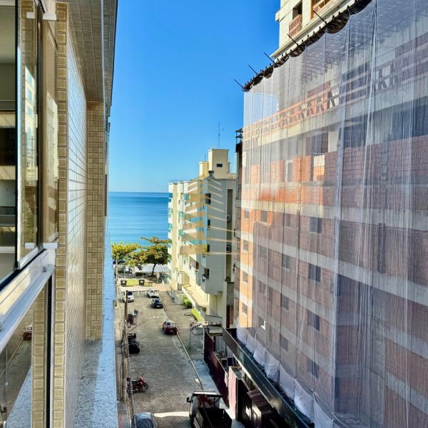 Aluguel temporada 3 su�tes quadra mar Meia Praia