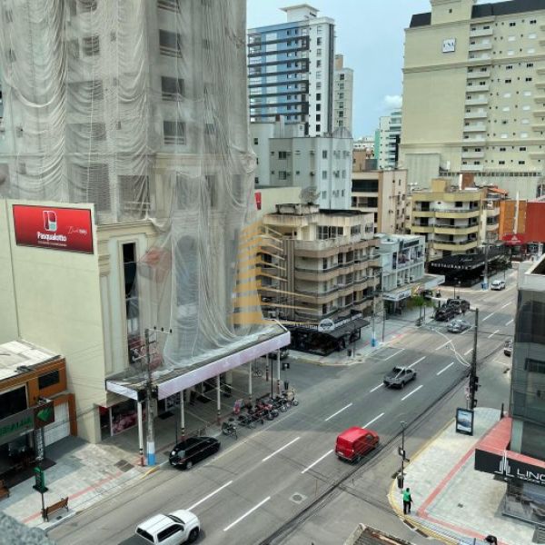 3 Quartos Frente Av. Nereu Ramos