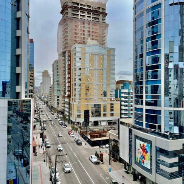 3 Quartos Frente Av. Nereu Ramos