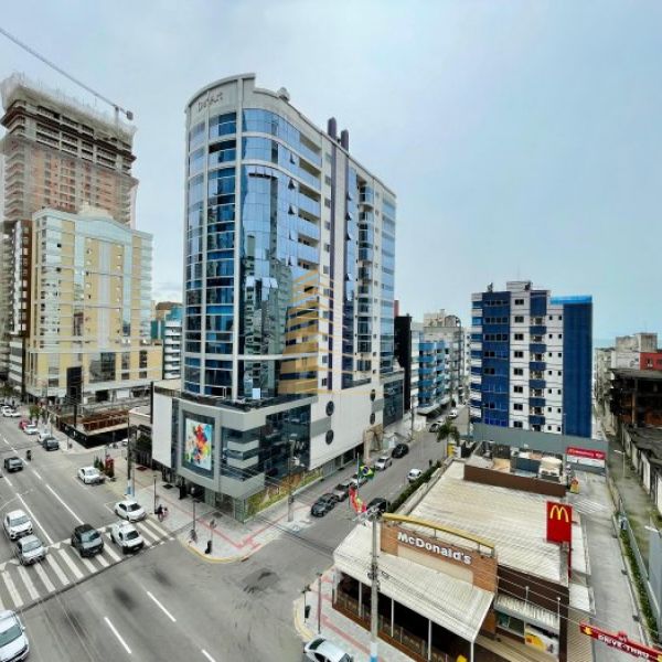 3 Quartos Frente Av. Nereu Ramos
