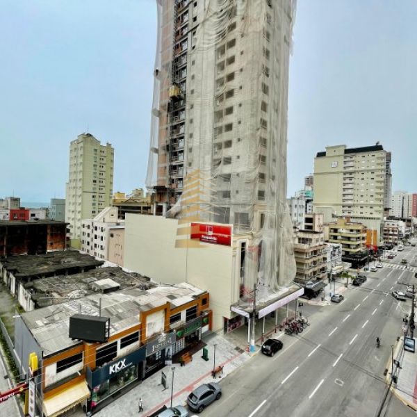3 Quartos Frente Av. Nereu Ramos