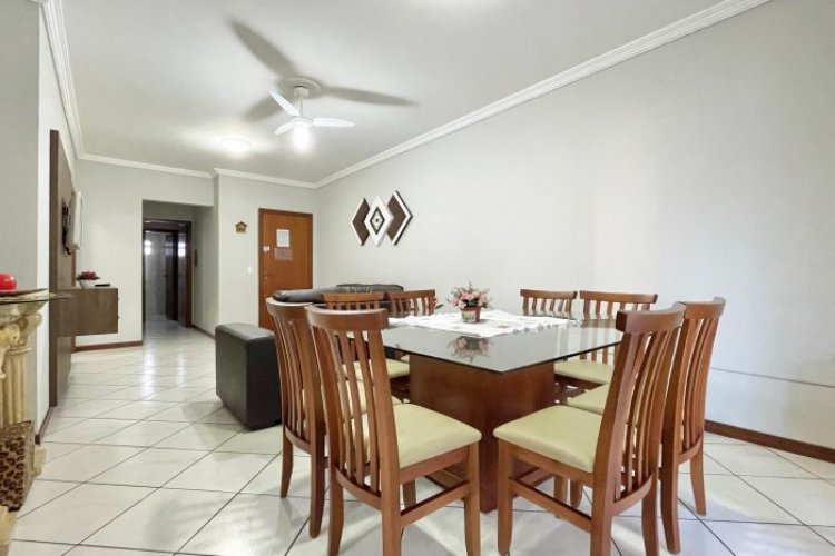 Apartamento 3 quartos Meia Praia (Temporada)